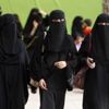 Suudi Arabistanlı kadınlar artık izinsiz seyahat edebilecek