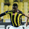 Emenike'ye ıslıklı tepki