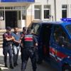 Jandarma suç makinesini pencereden kaçarken yakaladı Jandarma suç makinesini pencereden kaçarken yakaladı