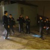 Polise kiremitli satırlı saldırı!
