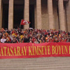 Galatasaraylı taraftarlardan yönetime tepki Galatasaraylı taraftarlardan yönetime tepki