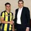 Ferdi Kadıoğlu, Fenerbahçeli formalı fotoğraflarını ... Ferdi Kadıoğlu, Fenerbahçeli formalı fotoğraflarını ...