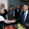 Binali Yıldırım itfaiyecilerle sahur yaptı Binali Yıldırım itfaiyecilerle sahur yaptı