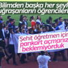 Akdeniz Üniversitesi mezuniyetinde açılan pankartlar