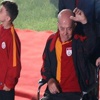 Galatasaray'ın kutlamasında Turgay Şeren de Arena'daydı Galatasaray'ın kutlamasında Turgay Şeren de Arena'daydı