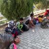 Çanakkale de 55 kaçak göçmen yakalandı Çanakkale de 55 kaçak göçmen yakalandı