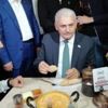 Binali Yıldırım'dan vatandaşa: Sen de gaz vermeye devam et Binali Yıldırım'dan vatandaşa: Sen de gaz vermeye devam et