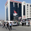 Ataşehir Belediyesi önünde silahlı kavga