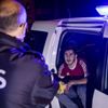 Annesinin erkek arkadaşını bıçaklayan kişi gözaltına alındı Annesinin erkek arkadaşını bıçaklayan kişi gözaltına alındı