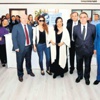 Kızıyla film çekiyor Kızıyla film çekiyor