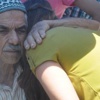 Çarptığı yaşlı sürücüye sarılarak ağladı