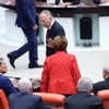 MHP sıralarında dikkat çekici kare! MHP sıralarında dikkat çekici kare!
