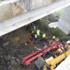 Beton mikseri viyadüğe düştü: 1 ölü Beton mikseri viyadüğe düştü: 1 ölü