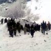 Yolcu minibüsünün üzerine çığ düştü Yolcu minibüsünün üzerine çığ düştü