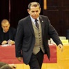 Sinirlendi toplantıyı terk etti