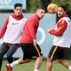 Podolski tedavi için Almanya'ya gitti