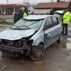 Otomobil kanala uçtu: 3 yaralı Otomobil kanala uçtu: 3 yaralı