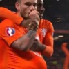 Berna Laçin'den ortalığı karıştıran Sneijder tweeti Berna Laçin'den ortalığı karıştıran Sneijder tweeti