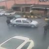 Video: Arkadaş şakası az daha canından ediyordu