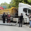 (bilgilerle) – Hafriyat kamyonu Bağdat Caddesi'nde korku saçtı