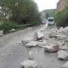 Şanlıurfa'da dolu yağdı! Kaya parçaları yola düştü, ekili alanlar zarar gördü