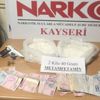 Kayseri polisinden uyuşturucu operasyonu! 5 gözaltı Kayseri polisinden uyuşturucu operasyonu! 5 gözaltı