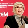 Huzurlu toplumun yolu güçlü aileden geçer