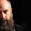 Halit Ergenç, havaalanını birbirine kattı