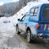 Kar altındaki otomobile Jandarma koruması Kar altındaki otomobile Jandarma koruması