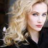 Armani'nin yeni yüzü Sarah Gadon Armani'nin yeni yüzü Sarah Gadon