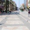 Vatandaş evden çıkmadı, esnaf boş kalan kaldırımda ... Vatandaş evden çıkmadı, esnaf boş kalan kaldırımda ...