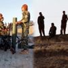 PKK'lı teröristler ve peşmergeler, Erbil'de savunma hattı oluşturdu