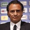 Prandelli'den Ünal Aysal eleştirisi! Prandelli'den Ünal Aysal eleştirisi!