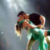 Ziynet Sali, konserinde sevgilisiyle dans etti Ziynet Sali, konserinde sevgilisiyle dans etti