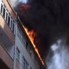 Ataşehir’de 7 katlı binanın çatısında yangın çıktı