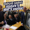 Devlet Bahçeli'ye Bozkurt yapan Atatürk fotoğrafı Devlet Bahçeli'ye Bozkurt yapan Atatürk fotoğrafı