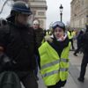 'Sarı Yelekliler'den eylem: Paris yine karıştı!