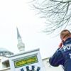 Almanya'da skandal rapor: Camiler hücre evi gibi takip ediliyor
