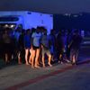 Batan tekneden kurtarılan göçmenler Mersin'de