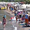 Havalar bunalttı, Marmaris plajları doldu taştı Havalar bunalttı, Marmaris plajları doldu taştı