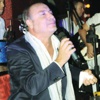 Cenk Eren sahne aldığı mekanda baygınlık geçirdi Cenk Eren sahne aldığı mekanda baygınlık geçirdi