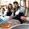 Manisa Büyükşehir personelinden şehitler için lokma ...