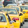 Taksiciler yol kesip evrak kontrolü yaptı
