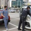 Mesai bitimi aracının üstünde 2 bin 939 lira dolu cips kutusu bulan hemşire polislere teslim etti Mesai bitimi aracının üstünde 2 bin 939 lira dolu cips kutusu bulan hemşire polislere teslim etti