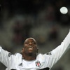 Demba Ba, İlhan Mansız’ı yakaladı Demba Ba, İlhan Mansız’ı yakaladı