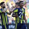 Kanarya evinde uçuyor Kanarya evinde uçuyor