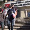 Hırsızlık şüphelisi ikiz kardeşler tutuklandı Hırsızlık şüphelisi ikiz kardeşler tutuklandı