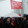 Vatandaşların Bank Asya nöbeti bitmiyor Vatandaşların Bank Asya nöbeti bitmiyor