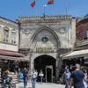 Tarihi Kapalıçarşı esnafı müşterilerini ve turistleri bekliyor Tarihi Kapalıçarşı esnafı müşterilerini ve turistleri bekliyor