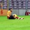Yedlin'in sakatlığı sonrası Galatasaray taraftarları çıldırdı: Ayağı kırılmadığı için kırmızı vermedi